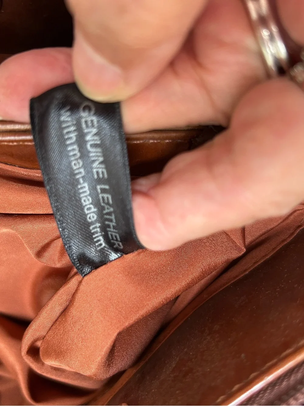 Vintage Classic Gianni Bernini Brown Leather Tote Handbag, many sections. Zips.